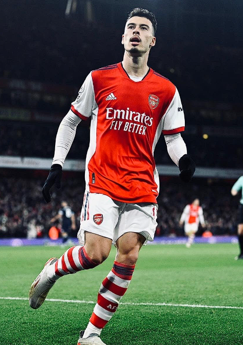 英超利阿之战冲突引关注：克劳奇评<a href='/news/tag/1090726' style='color: blue;'>马丁内利</a>行为