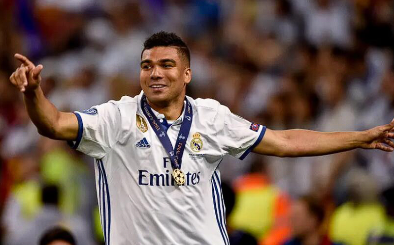 克莱伯森力挺卡塞米罗留队曼联